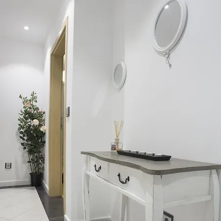 The Queen Luxury - Serena Apartment *