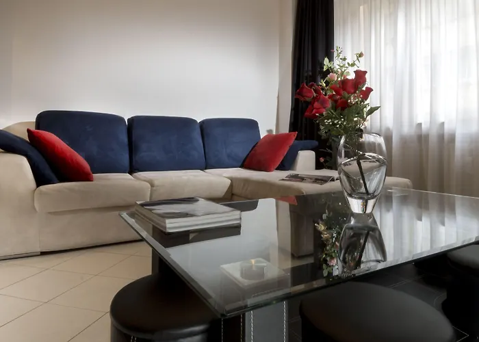 The Queen Luxury - Serena Luxemburgo